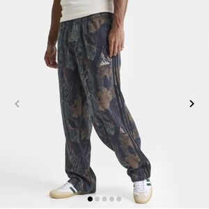 🆕 Adidas Men's Real Tree Sweatpants Medium Canadian Exclusive Sold Out